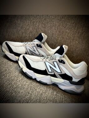 New Balance 9060 Women’s Size 8 - NEW!